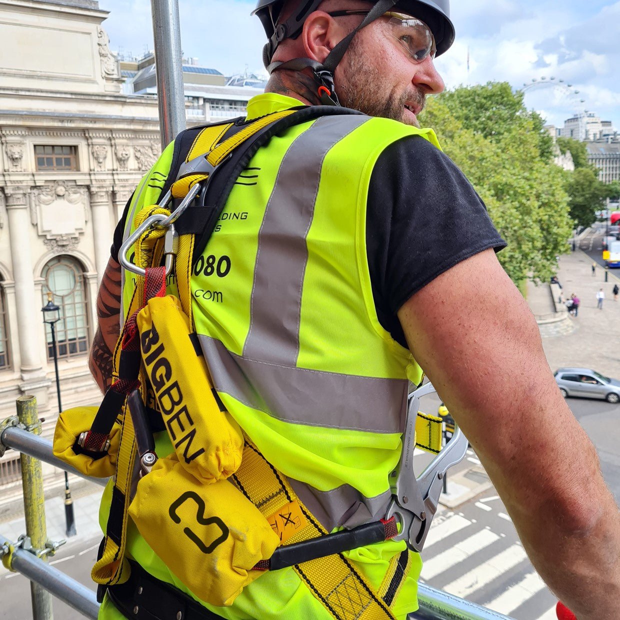 BIGBEN® Deluxe Comfort Safety Harness