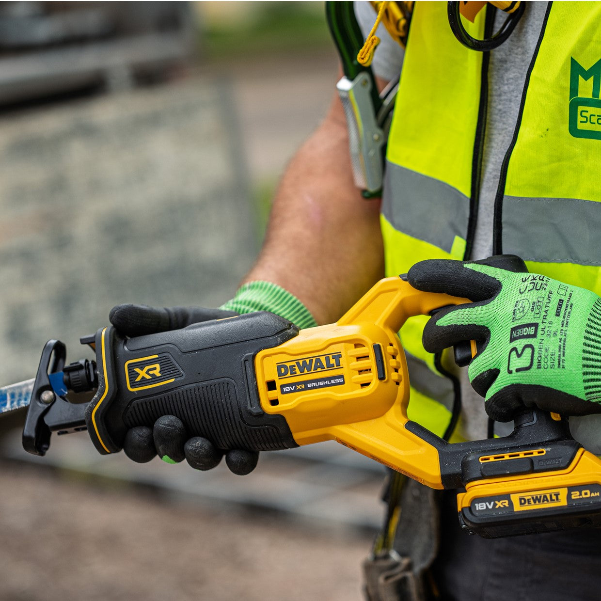 BIGBEN® UltraTuff Green Cut Level D Dexterity Foam Nitrile Grip Glove